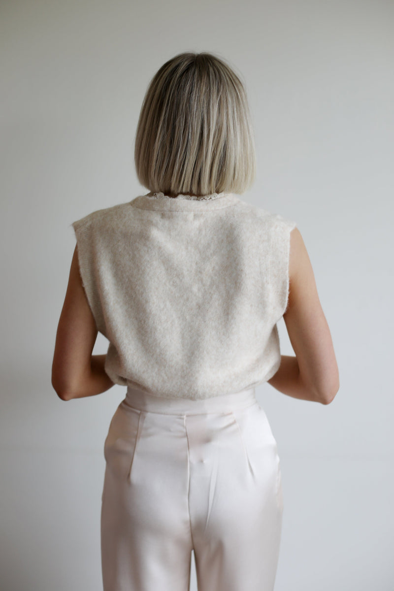 Capucine Cardigan - Beige
LA V STORE