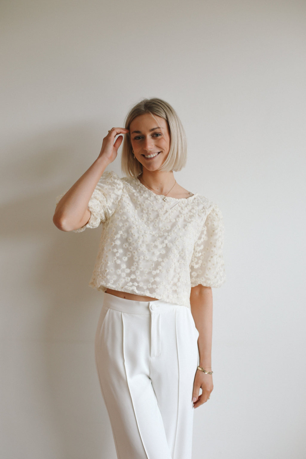 Soline Blouse - Beige
LA V STORE