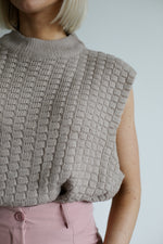 Hedda Knit Vest - Taupe
LA V STORE