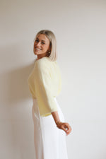 Florine Pull - Yellow
LA V STORE