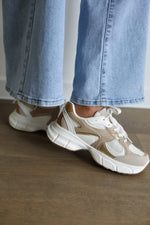 Mila Sneaker  Beige 
LA V STORE