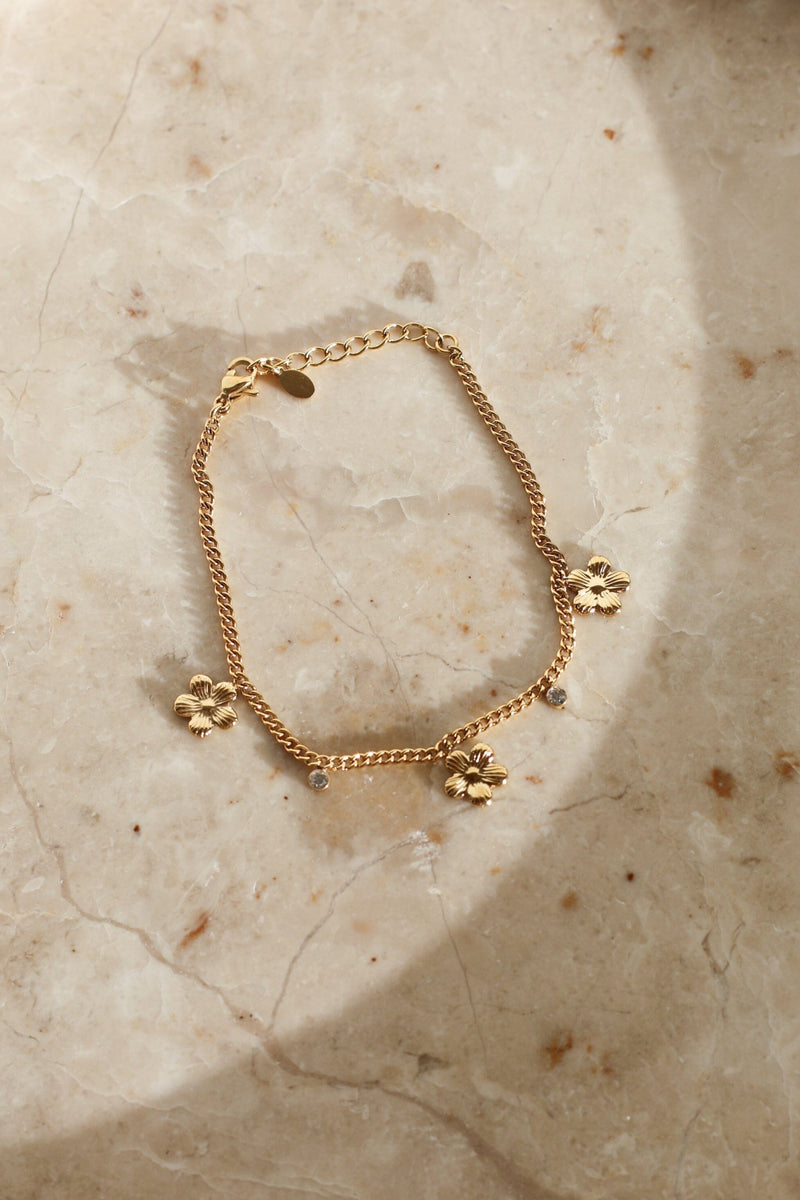 Flower Stone Bracelet - Gold 
LA V STORE