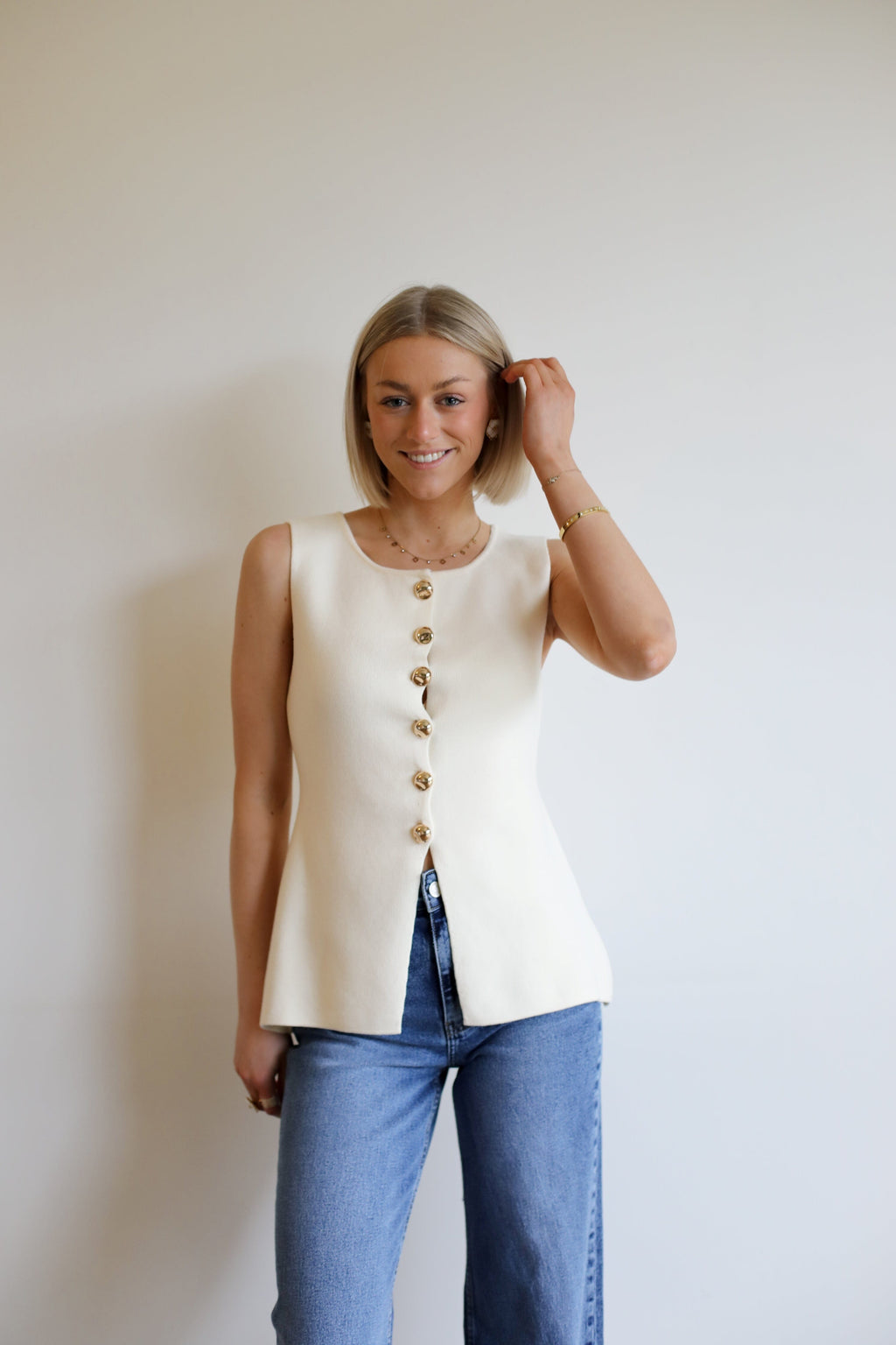 Dottie Top - Beige 
LA V STORE