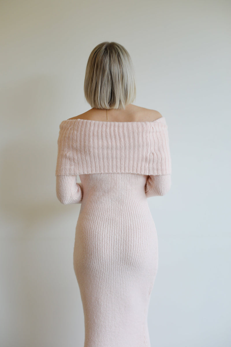 Stine Knit Dress - Soft Pink
LA V STORE