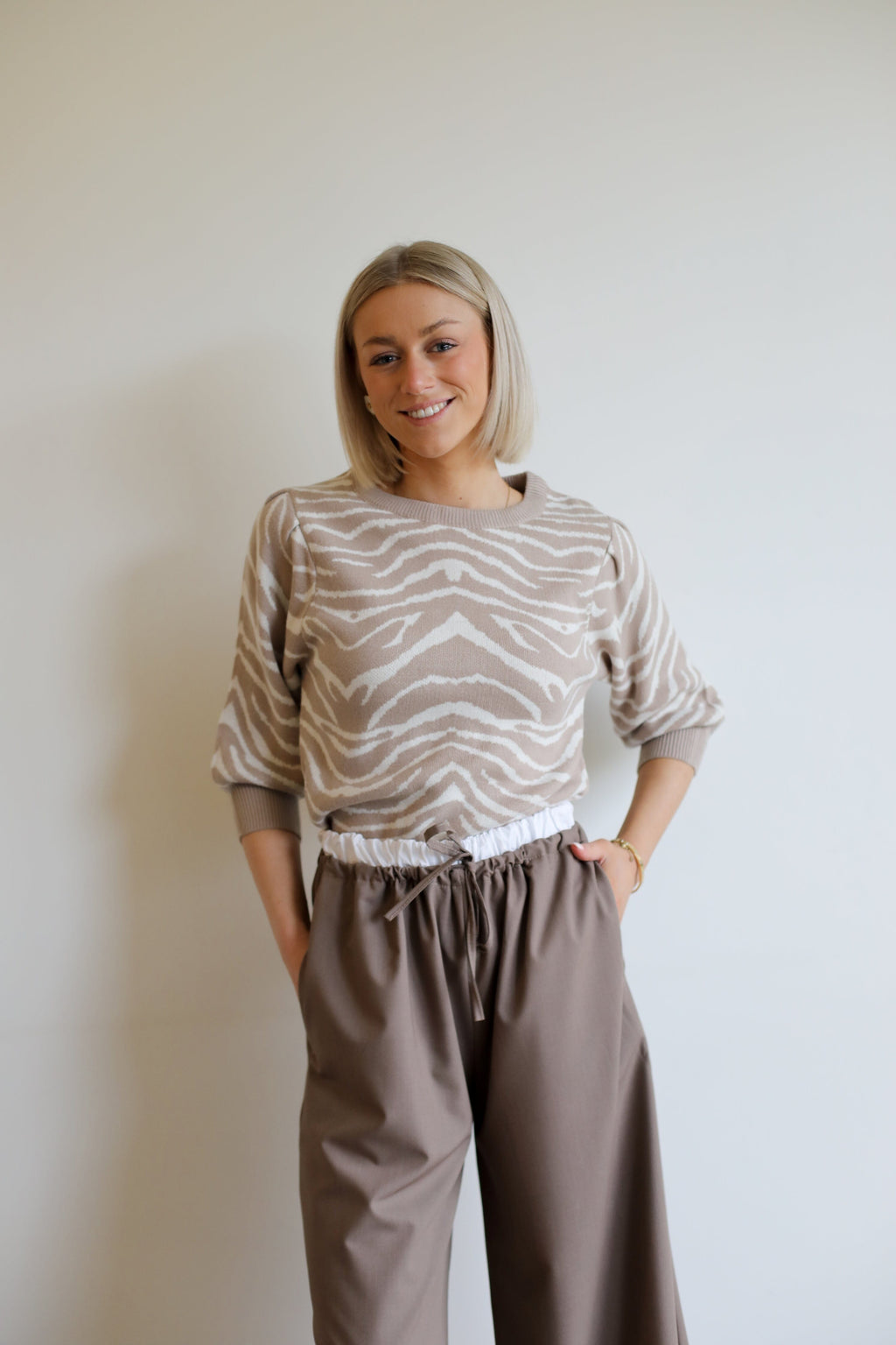 Nova Trousers - Taupe 
LA V STORE