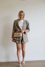 Maeve Short - Beige 
LA V STORE